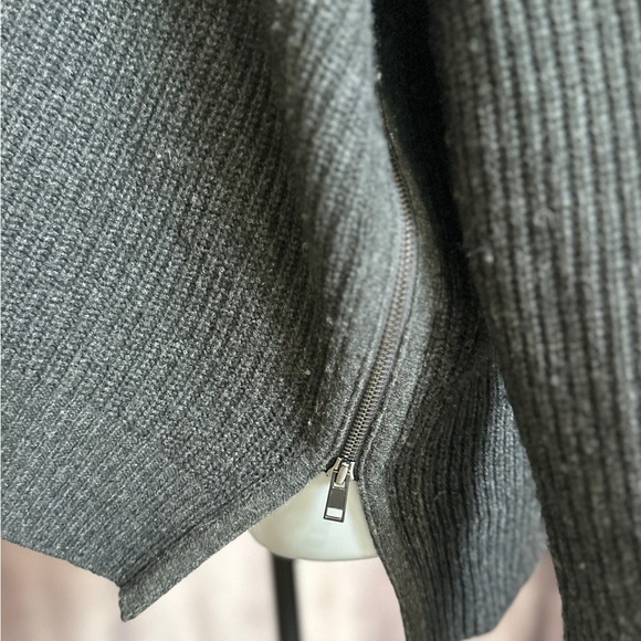 Vince Grey Cowl Neck Sweater Wool Cashmere Size M Relaxed Fit - Picture 4 of 7